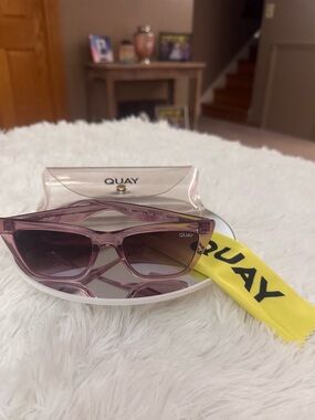 BRAND NEW~ Quay Australia Pink Transparent Cat Eye Sunglasses